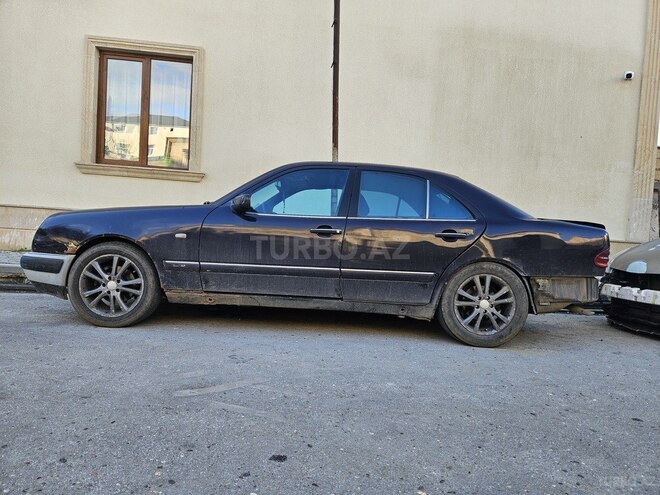 Mercedes E 230 1996, 300,000 km - 2.3 l - Bakı