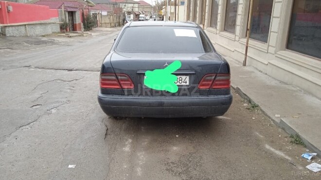 Mercedes E 240 1999, 428,000 km - 2.4 л - Bakı