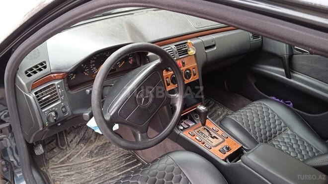 Mercedes E 240 1999, 428,000 km - 2.4 л - Bakı