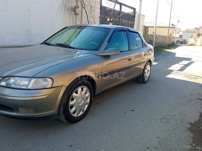 Opel Vectra 1996, 230,000 km - 2.0 l - Bakı