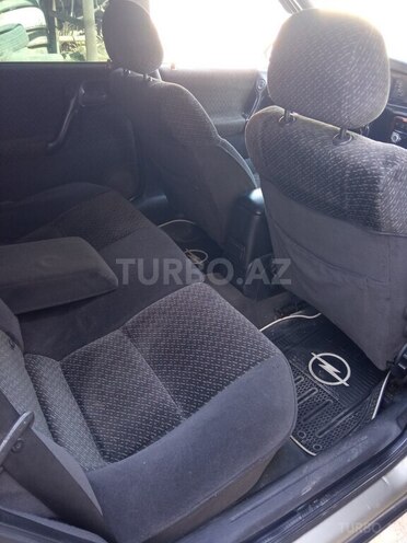 Opel Vectra 1996, 230,000 km - 2.0 l - Bakı