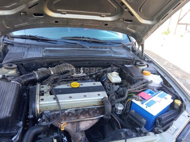 Opel Vectra 1996, 230,000 km - 2.0 l - Bakı