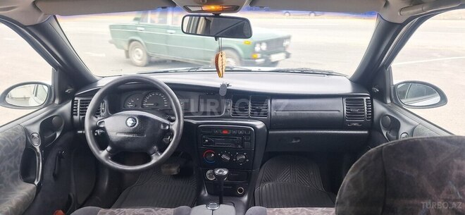 Opel Vectra 1997, 297,000 km - 1.6 l - Ucar
