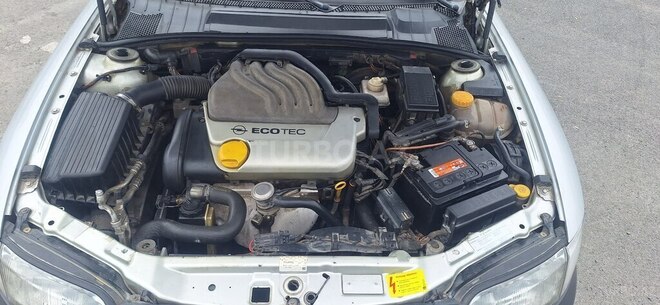 Opel Vectra 1997, 297,000 km - 1.6 l - Ucar