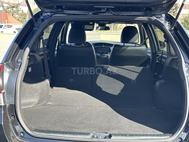 Toyota Corolla 2015, 86,000 km - 1.5 л - Bakı