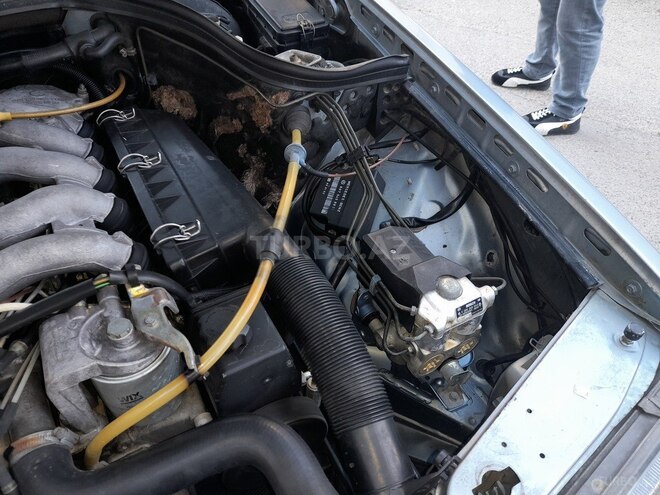 Mercedes E 250 1990, 855,555 km - 2.5 l - Bakı