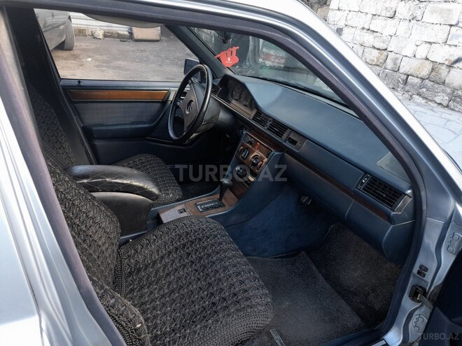 Mercedes E 250 1990, 855,555 km - 2.5 l - Bakı