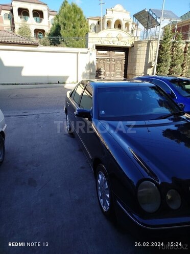 Mercedes E 240 2000, 240,000 km - 2.4 л - Bakı