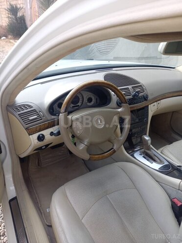 Mercedes E 240 2004, 267,200 km - 2.6 l - Bakı