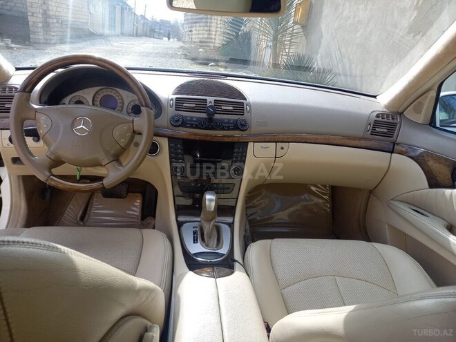 Mercedes E 240 2004, 267,200 km - 2.6 l - Bakı