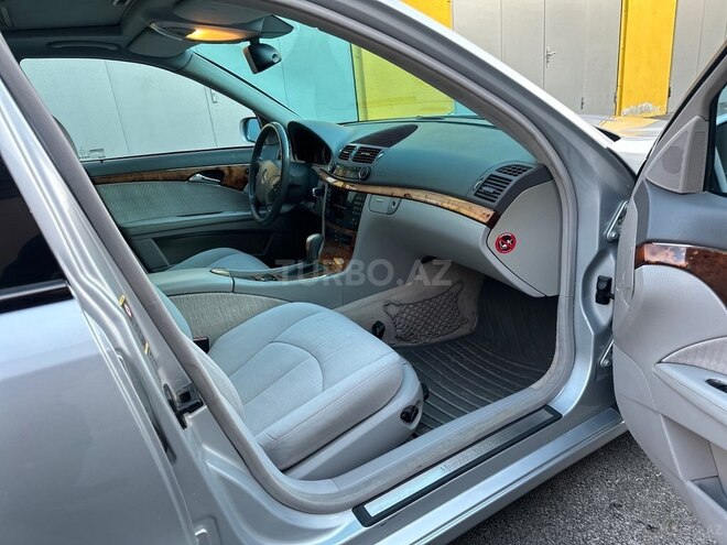 Mercedes E 240 2003, 293,121 km - 2.4 l - Bakı