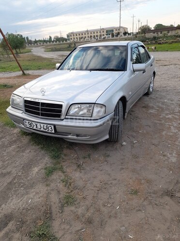Mercedes C 180 1997, 242,000 km - 1.8 l - Qusar