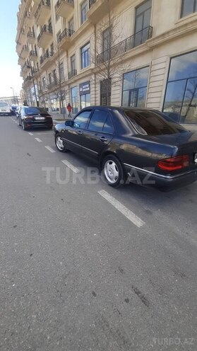 Mercedes E 220 1998, 488,000 km - 2.2 l - Bakı