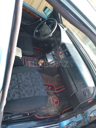 Mercedes C 240 1997, 300,000 km - 2.4 l - Zaqatala