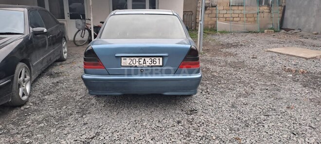 Mercedes C 240 1997, 300,000 km - 2.4 l - Zaqatala