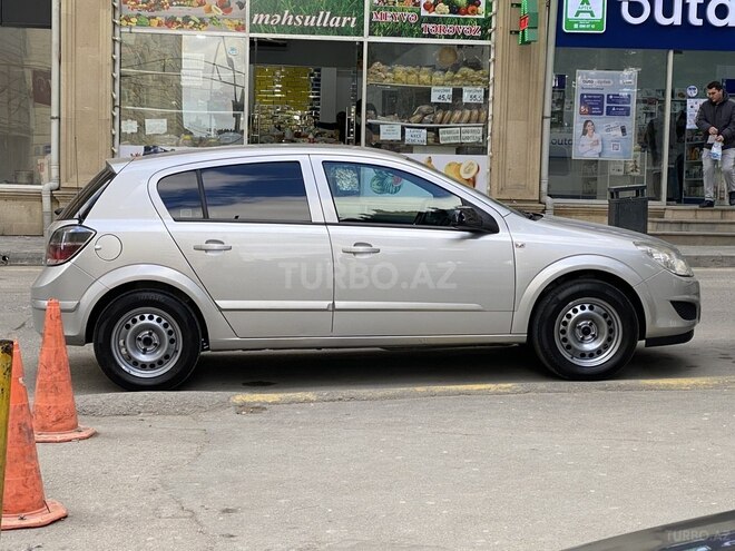 Opel Astra 2009, 216,212 km - 1.4 л - Xırdalan