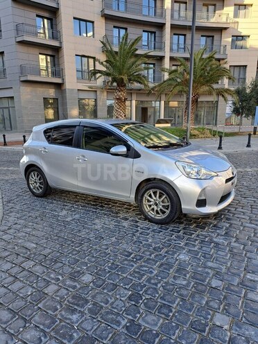 Toyota Prius C 2015, 39,000 km - 1.5 l - Bakı