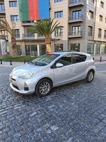 Toyota Prius C 2015, 39,000 km - 1.5 l - Bakı