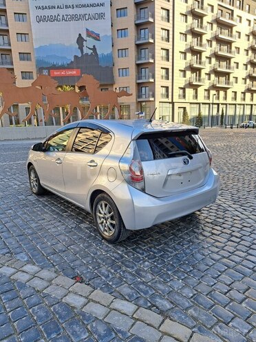 Toyota Prius C 2015, 39,000 km - 1.5 l - Bakı