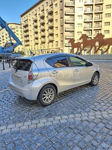 Toyota Prius C 2015, 39,000 km - 1.5 l - Bakı