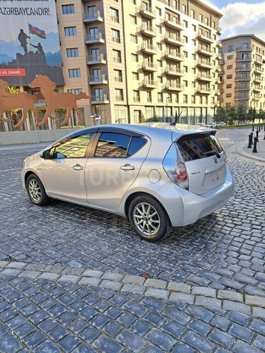 Toyota Prius C 2015, 39,000 km - 1.5 l - Bakı