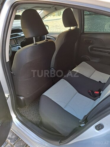 Toyota Prius C 2015, 39,000 km - 1.5 l - Bakı