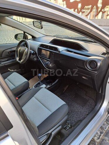 Toyota Prius C 2015, 39,000 km - 1.5 l - Bakı