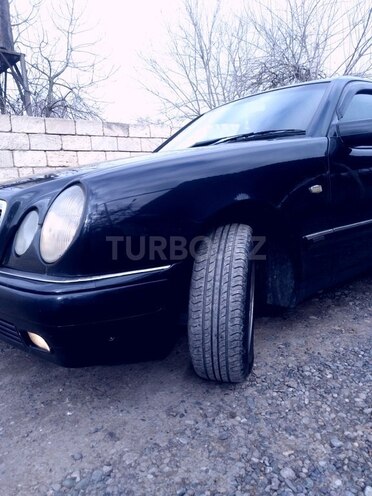 Mercedes E 200 1997, 300,000 km - 2.0 l - Saatlı