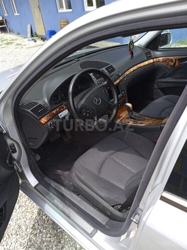Mercedes E 240 2002, 290,000 km - 2.4 l - Bakı