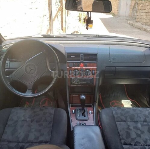 Mercedes C 240 1997, 346,000 km - 2.4 l - Ucar