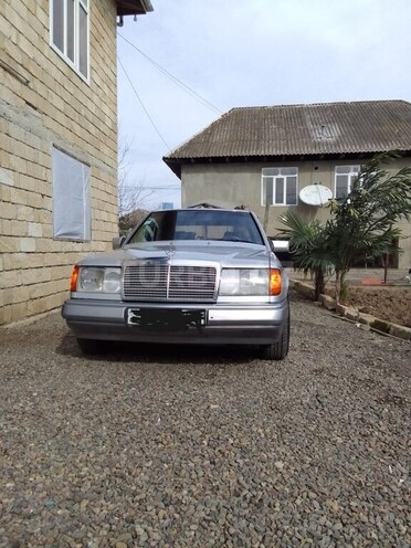 Mercedes E 220 1992, 394,000 km - 2.2 л - Lənkəran
