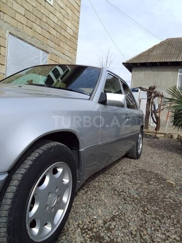 Mercedes E 220 1992, 394,000 km - 2.2 л - Lənkəran