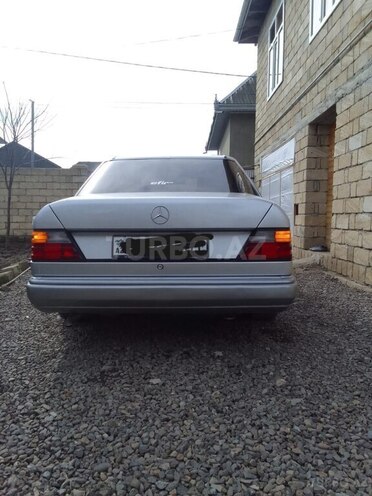 Mercedes E 220 1992, 394,000 km - 2.2 л - Lənkəran