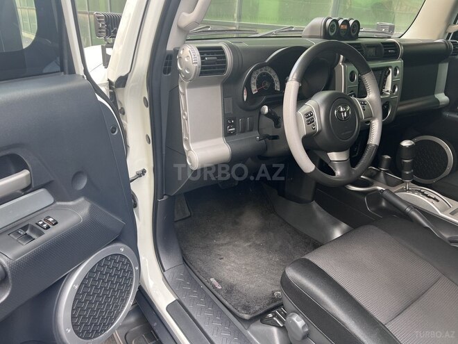 Toyota FJ Cruiser 2012, 96,000 km - 4.0 л - Bakı