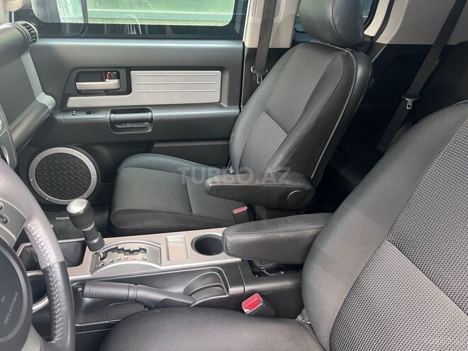 Toyota FJ Cruiser 2012, 96,000 km - 4.0 л - Bakı