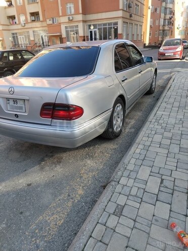 Mercedes E 230 1996, 280,000 km - 2.3 l - Bakı