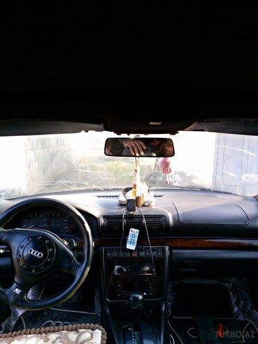 Audi A4 1996, 450,000 km - 1.8 l - Zərdab