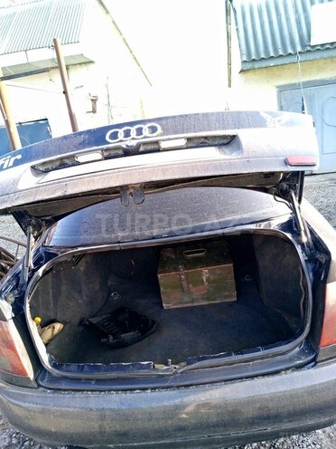 Audi A4 1996, 450,000 km - 1.8 l - Zərdab