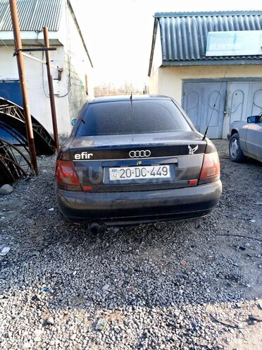 Audi A4 1996, 450,000 km - 1.8 l - Zərdab