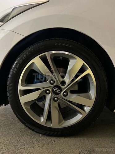 Hyundai Elantra 2015, 185,000 km - 1.6 l - Bakı