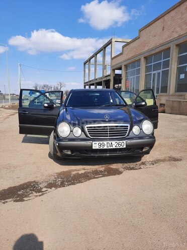 Mercedes E 240 2000, 258,505 km - 2.4 l - Gəncə