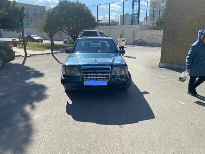Mercedes E 220 1994, 312,540 km - 2.2 l - Bakı