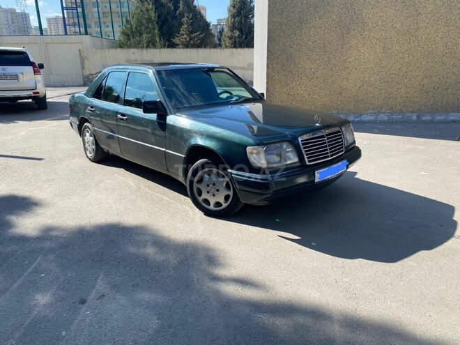 Mercedes E 220 1994, 312,540 km - 2.2 l - Bakı
