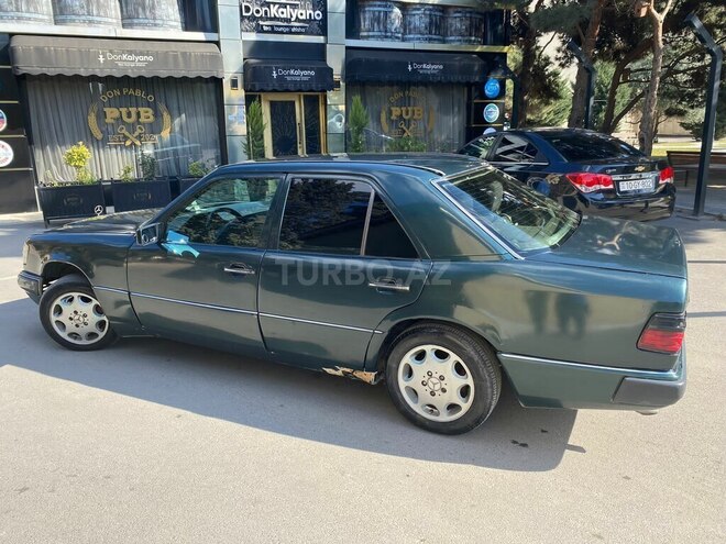 Mercedes E 220 1994, 312,540 km - 2.2 l - Bakı