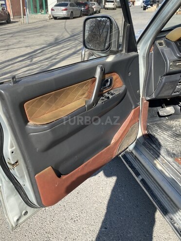 Mitsubishi Pajero 1994, 270,000 km - 2.8 l - Sumqayıt