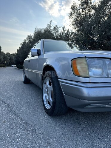 Mercedes E 220 1993, 481,000 km - 2.2 l - Bakı