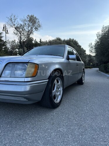 Mercedes E 220 1993, 481,000 km - 2.2 l - Bakı