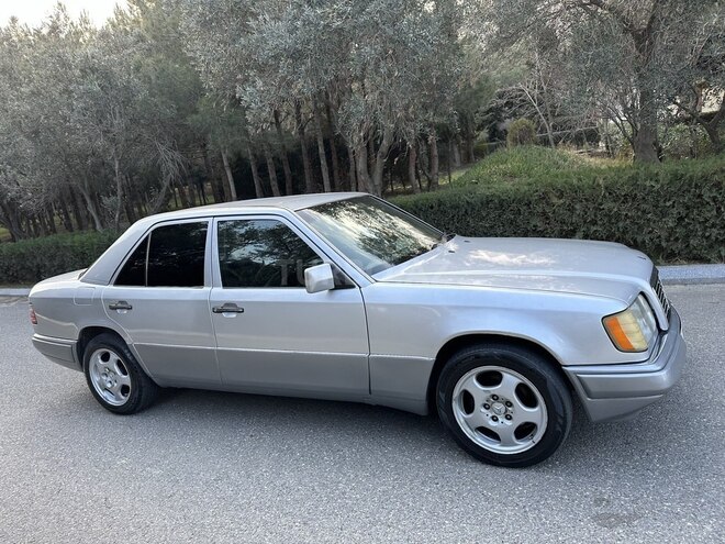 Mercedes E 220 1993, 481,000 km - 2.2 l - Bakı