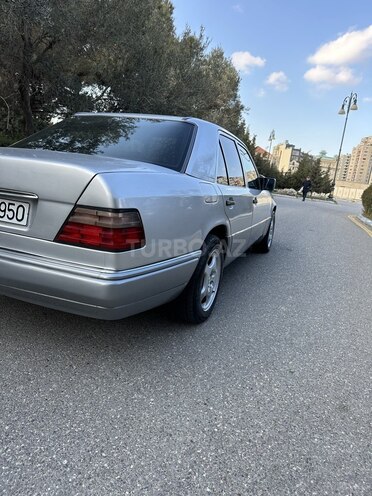 Mercedes E 220 1993, 481,000 km - 2.2 l - Bakı