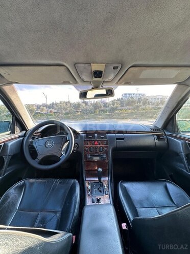 Mercedes E 220 1999, 615,737 km - 2.2 l - Bakı
